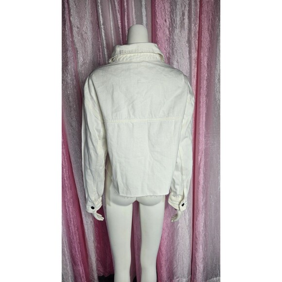 Aerie Ivory Cropped  Medium Raw Hem Boxy Lightweight Jean Jacket Size Medium - Picture 6 of 13